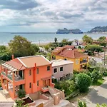 Alkyoni Luxury Apartman *